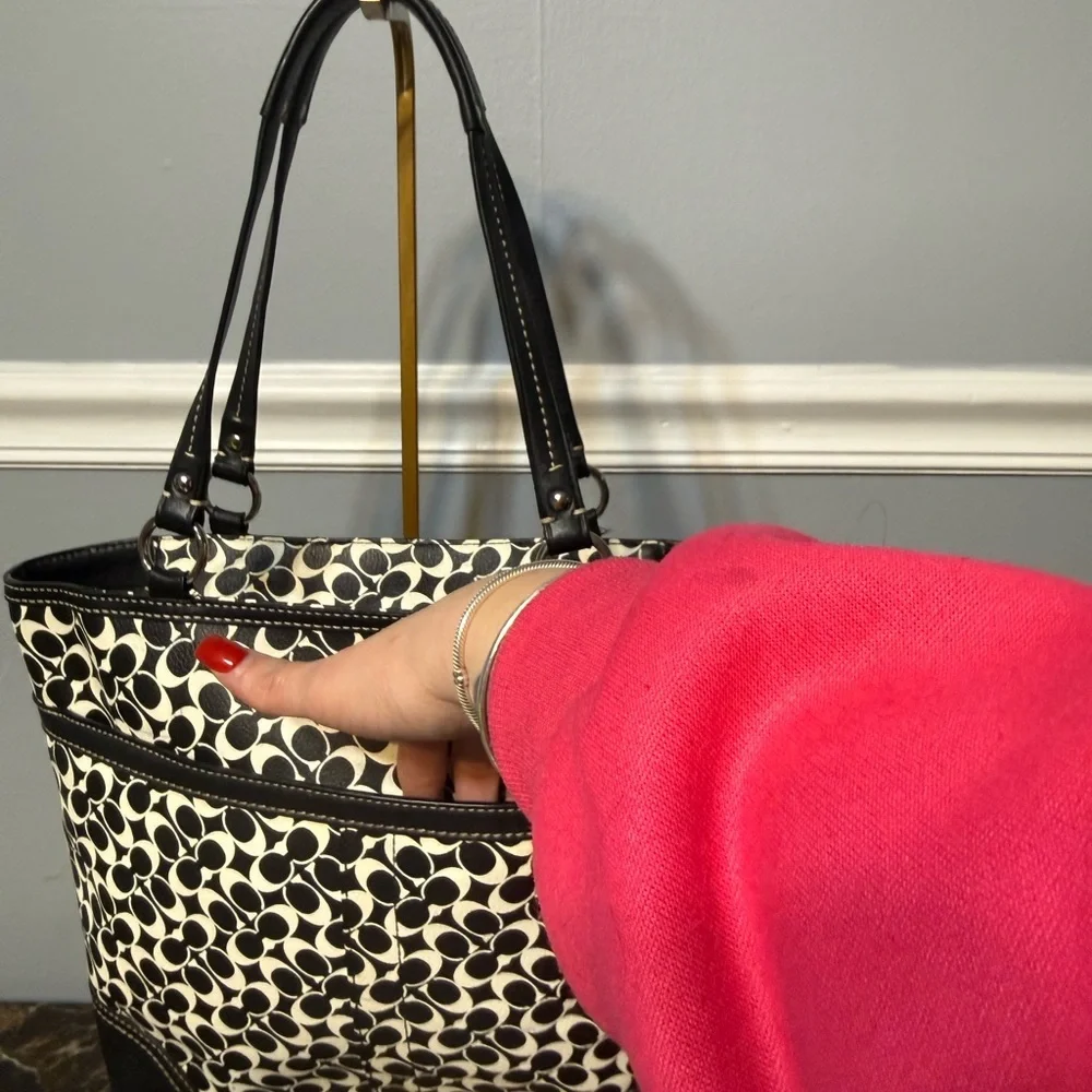 🖤 Coach Chelsea Heritage Stripe Signature Tote F15137 Black White